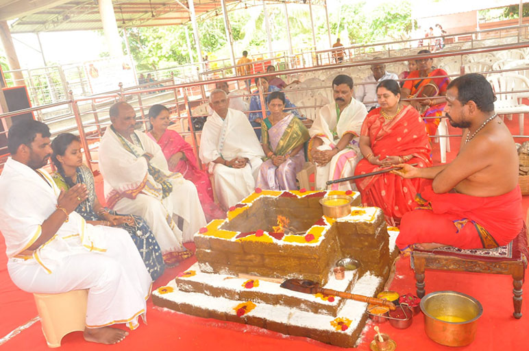 శ్రీ సాయి సన్నిధిలో వారాహి మాత పూర్ణాహుతి