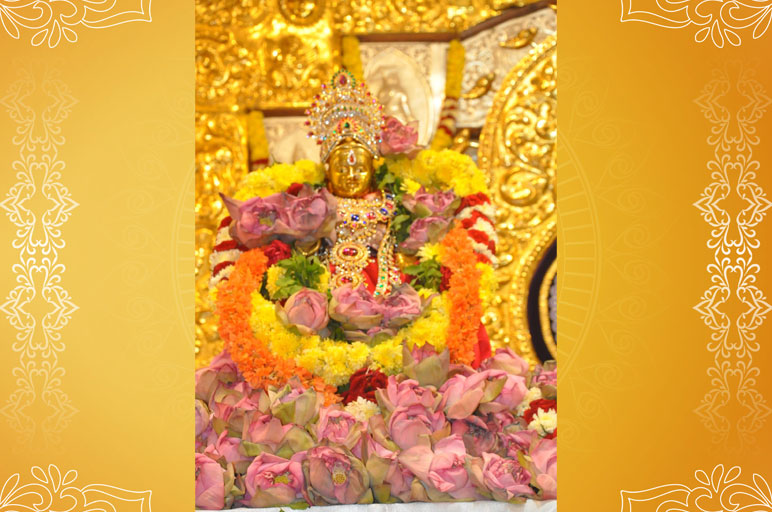 Abhishekam to Goddess Lakshmi and Lord Sai in the presence of Sai on the occasion of Phalguna Purnima