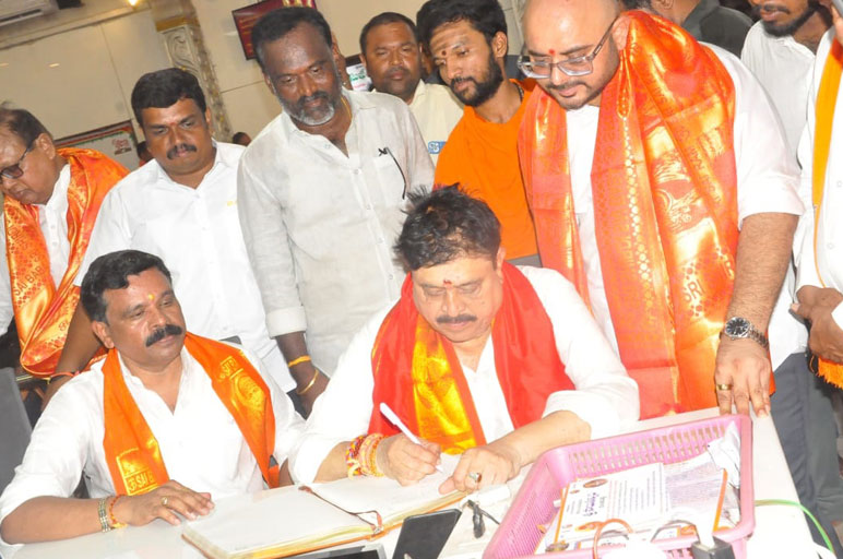 Grand Welcome to BJP State President Ramachandra Rao at Sri Sai Sannidhi